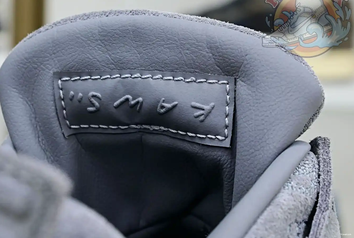 kaws Air 4 retro Jordan Jordan 0520